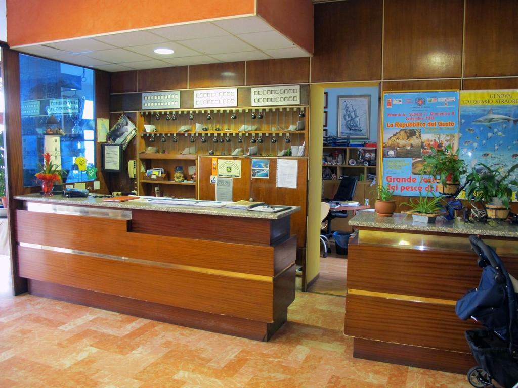 Hotel Capo 诺利 外观 照片
